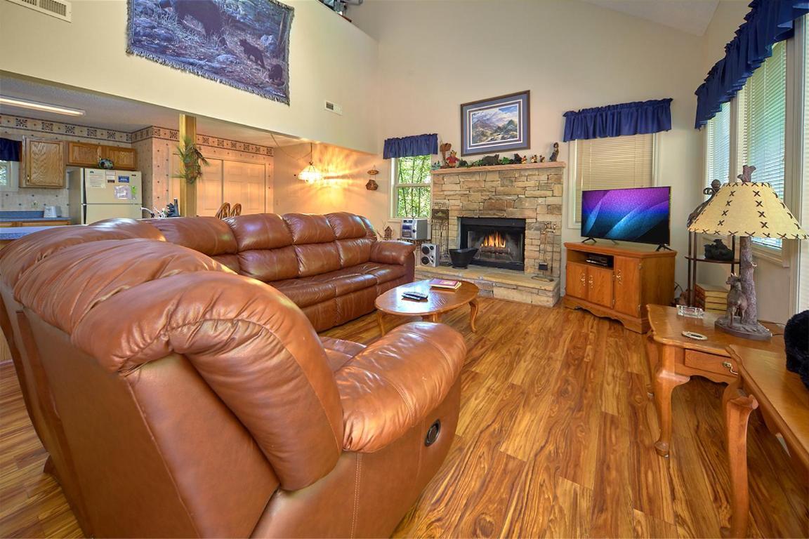 Вилла Mountain Hideaway Гатлинбург Экстерьер фото